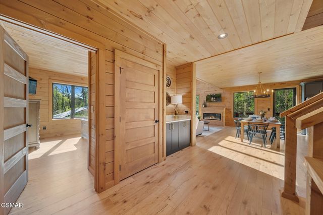 2669 Sulpher Springs Way, Sevierville, TN 37862