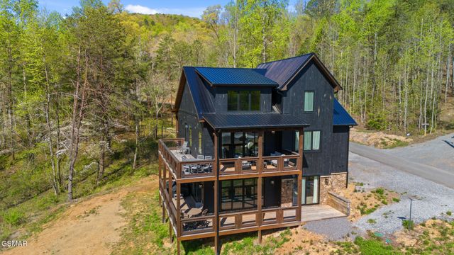 2669 Sulpher Springs Way, Sevierville, TN 37862