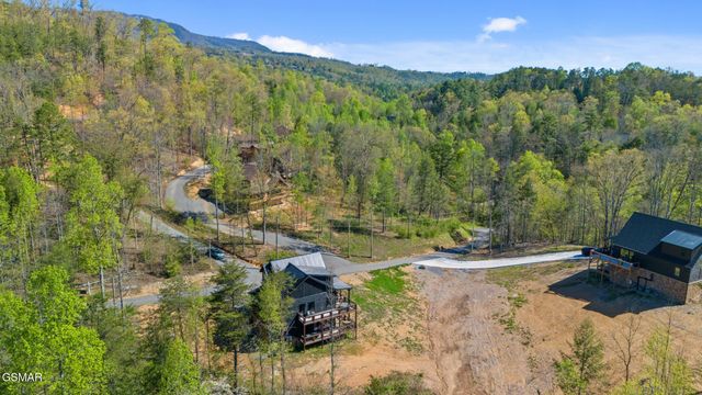 2669 Sulpher Springs Way, Sevierville, TN 37862