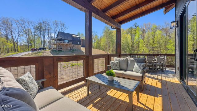2669 Sulpher Springs Way, Sevierville, TN 37862