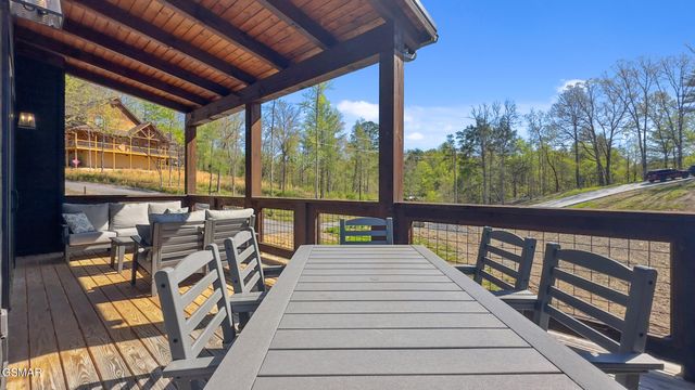 2669 Sulpher Springs Way, Sevierville, TN 37862