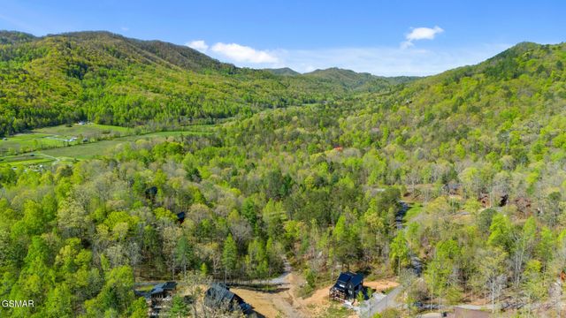 2669 Sulpher Springs Way, Sevierville, TN 37862