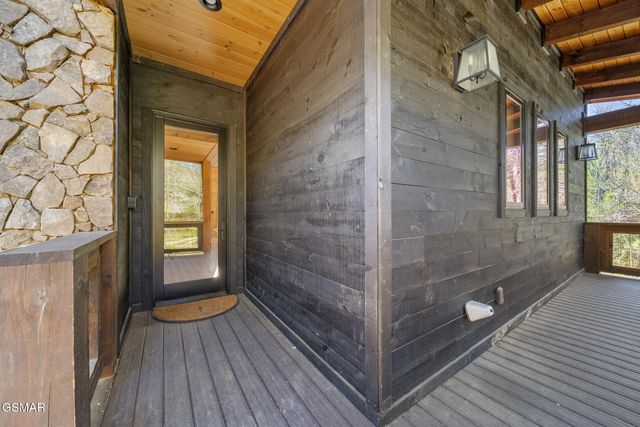 2669 Sulpher Springs Way, Sevierville, TN 37862