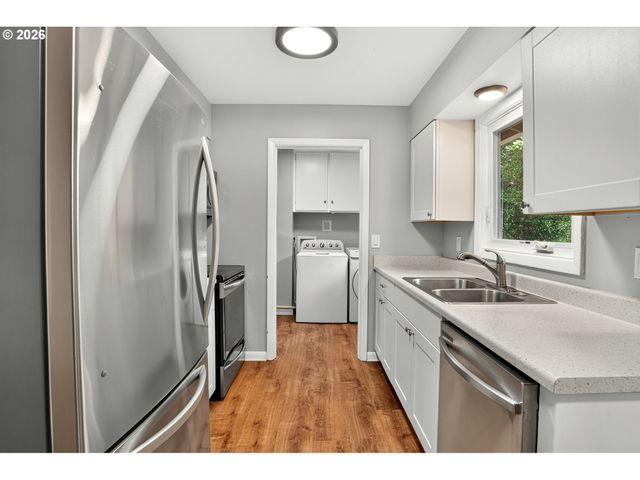 16184 LAKE FOREST Blvd, Lake Oswego, OR 97035
