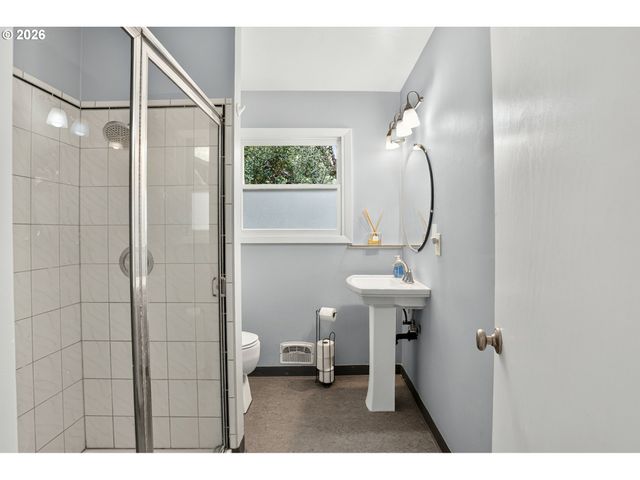 16184 LAKE FOREST Blvd, Lake Oswego, OR 97035