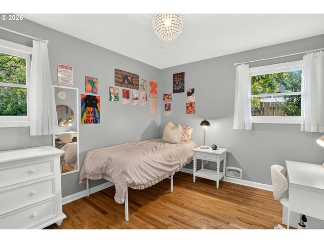 16184 LAKE FOREST Blvd, Lake Oswego, OR 97035