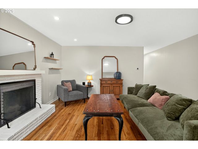16184 LAKE FOREST Blvd, Lake Oswego, OR 97035