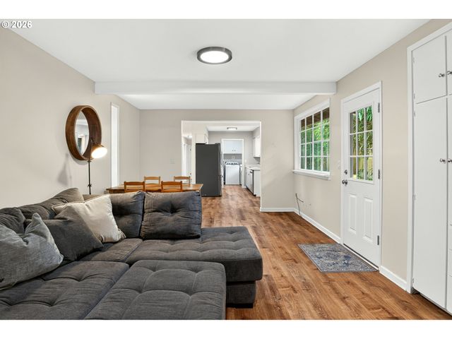 16184 LAKE FOREST Blvd, Lake Oswego, OR 97035