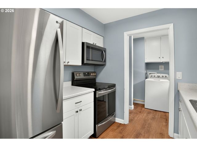 16184 LAKE FOREST Blvd, Lake Oswego, OR 97035
