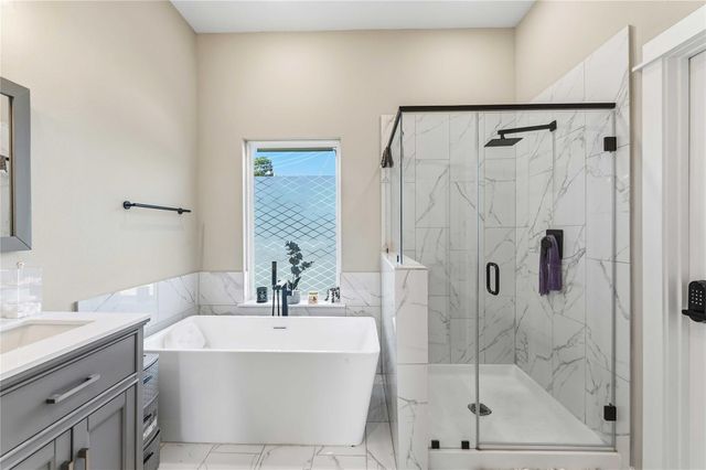 405 Stoneworks Garden Lane Lane, Houston, TX 77076