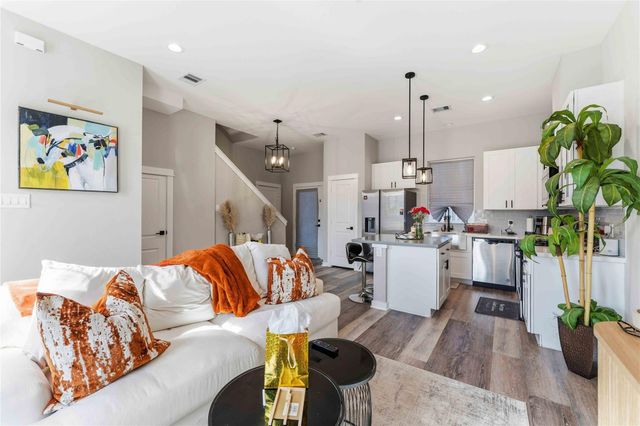 405 Stoneworks Garden Lane Lane, Houston, TX 77076