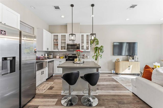 405 Stoneworks Garden Lane Lane, Houston, TX 77076