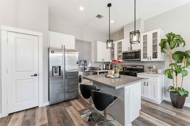 405 Stoneworks Garden Lane Lane, Houston, TX 77076