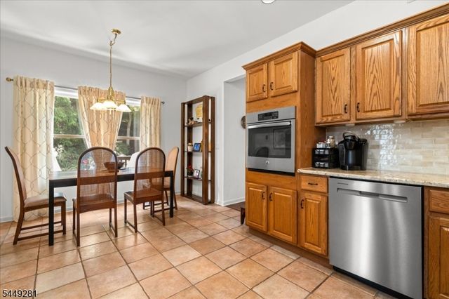 9 Cypress Ln, Hardyston Twp., NJ 07419