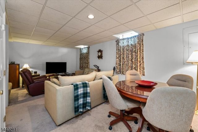 9 Cypress Ln, Hardyston Twp., NJ 07419