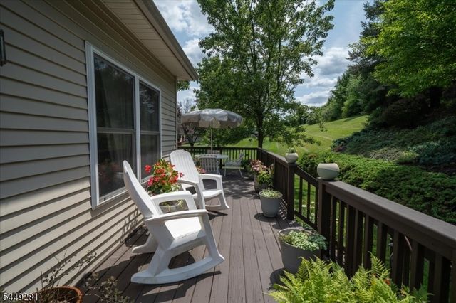 9 Cypress Ln, Hardyston Twp., NJ 07419