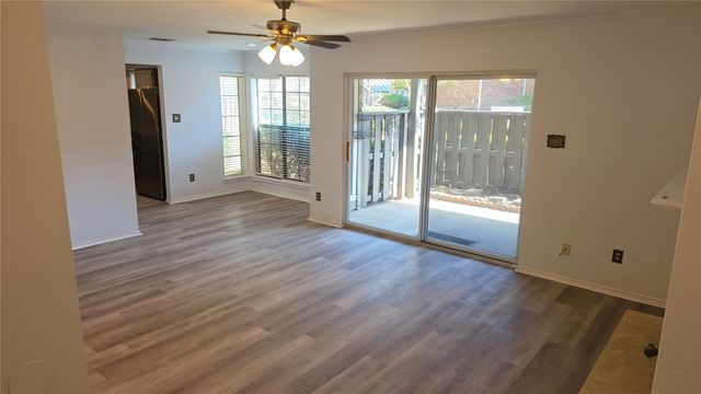 2733 Silver Creek Drive 104, Arlington, TX 76006