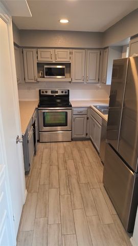 2733 Silver Creek Drive 104, Arlington, TX 76006