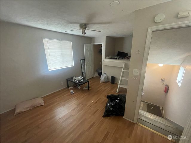 221 2nd Avenue N, Algona, WA 98001