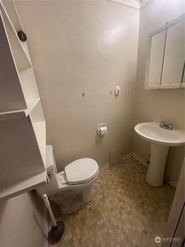 221 2nd Avenue N, Algona, WA 98001
