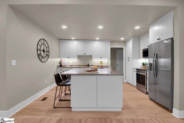 210 Woodfield Avenue, Fountain Inn, SC 29644