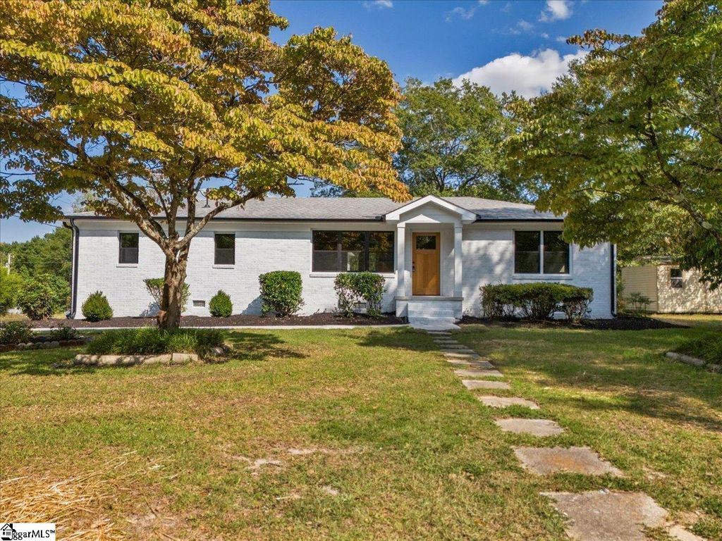 210 Woodfield Avenue, Fountain Inn, SC 29644