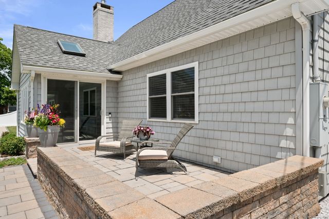 56 Columbus Avenue, Old Lyme, CT 06371