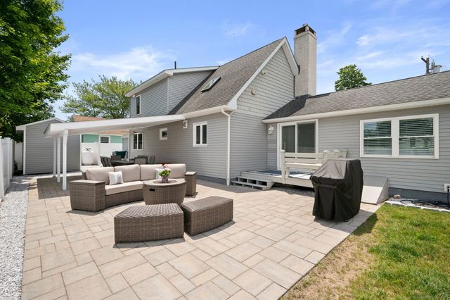 56 Columbus Avenue, Old Lyme, CT 06371