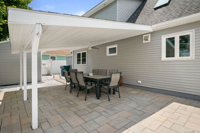 56 Columbus Avenue, Old Lyme, CT 06371