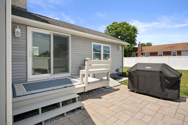 56 Columbus Avenue, Old Lyme, CT 06371