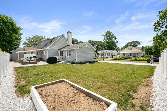 56 Columbus Avenue, Old Lyme, CT 06371