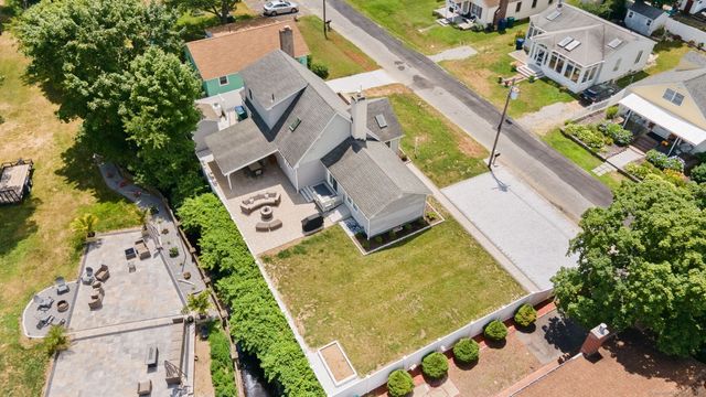 56 Columbus Avenue, Old Lyme, CT 06371