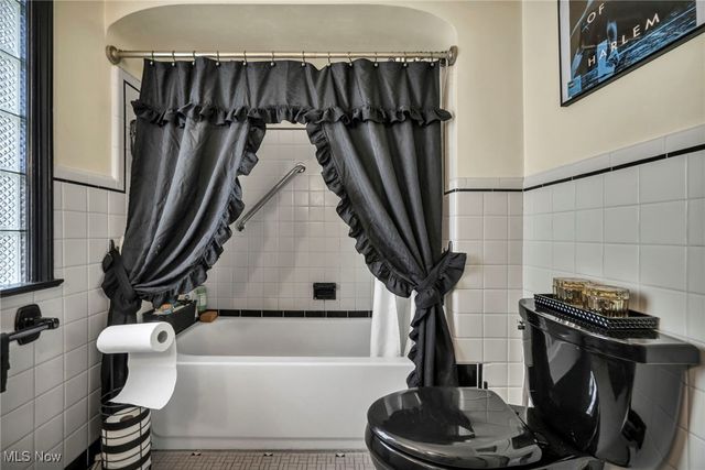 3877 Faversham Road, University Heights, OH 44118