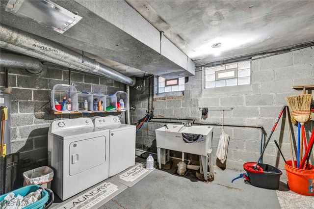 3877 Faversham Road, University Heights, OH 44118