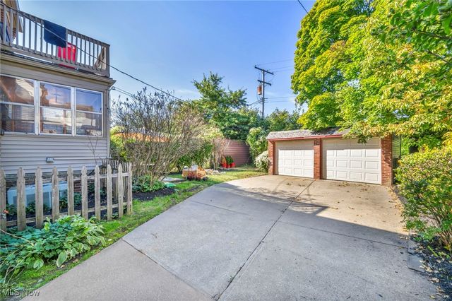 3877 Faversham Road, University Heights, OH 44118