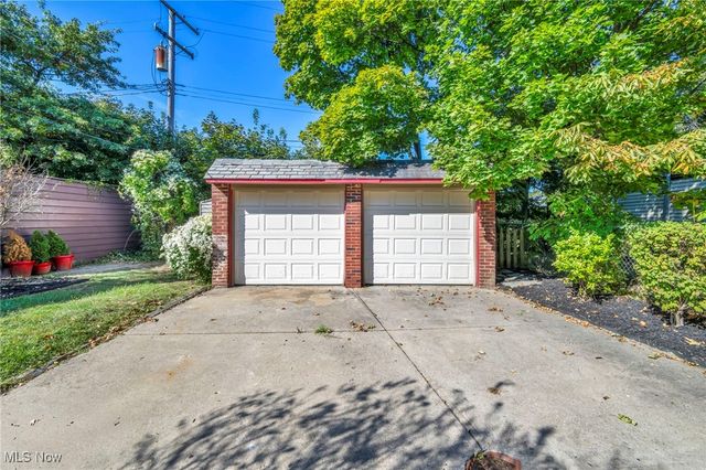 3877 Faversham Road, University Heights, OH 44118