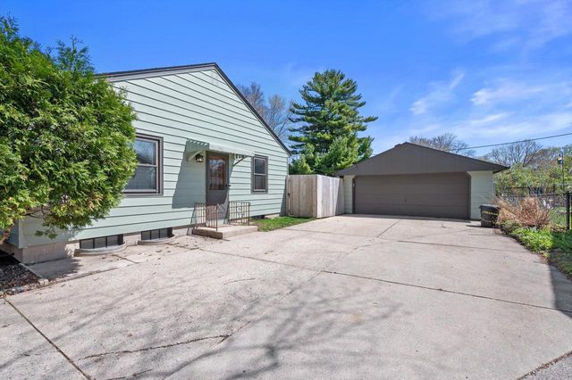 4146 S Logan AVENUE, Milwaukee, WI 53207