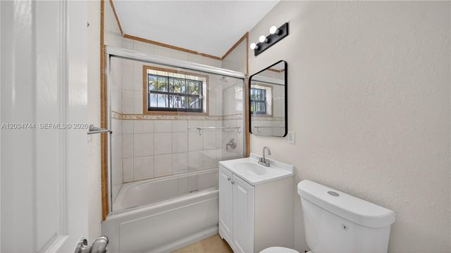 8200 NW 34th Ave, Miami, FL 33147