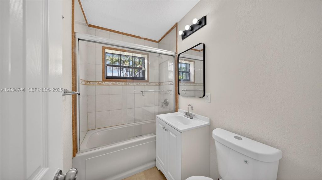 Image 16 of property listing at 8200 NW 34th Ave, Miami, FL 33147