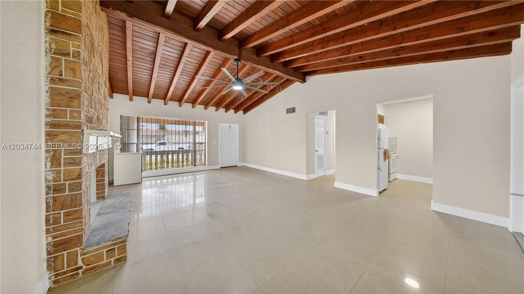 Image 3 of property listing at 8200 NW 34th Ave, Miami, FL 33147