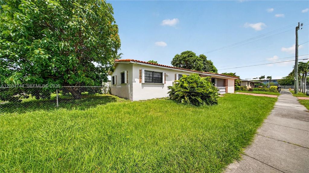 Image 38 of property listing at 8200 NW 34th Ave, Miami, FL 33147