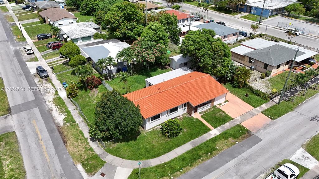 Image 41 of property listing at 8200 NW 34th Ave, Miami, FL 33147