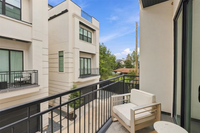 5704 Fairdale Lane B, Houston, TX 77057