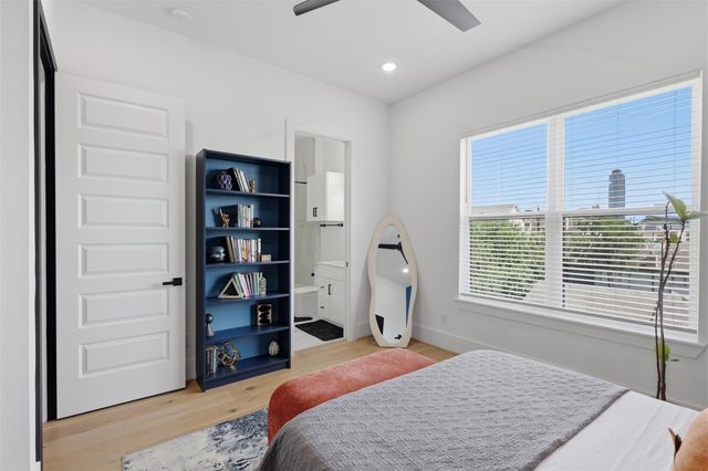 5704 Fairdale Lane B, Houston, TX 77057
