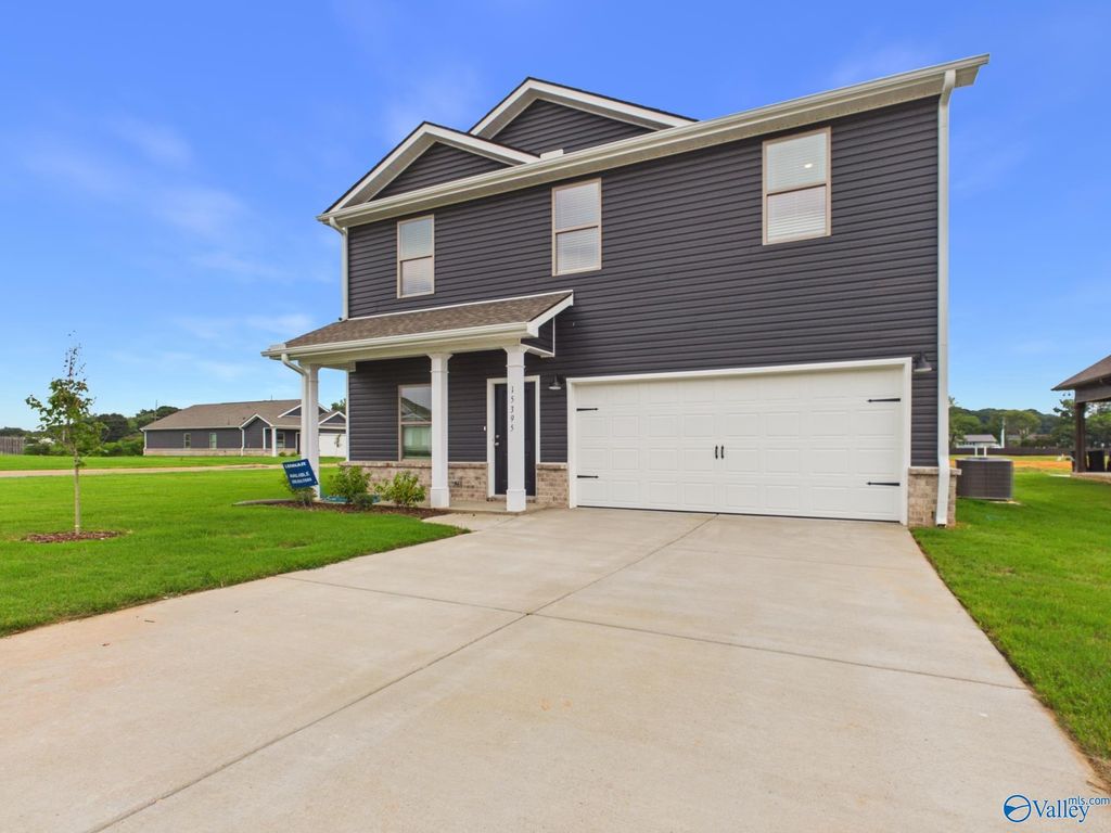 15395 Grayson Circle, Athens, AL 35611