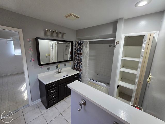 3239 N Shoreview Drive, Fort Gratiot Twp, MI 48059