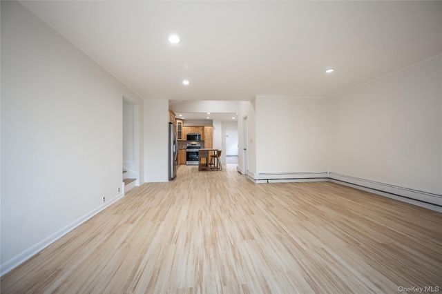 14 Deane Place, Larchmont, NY 10538