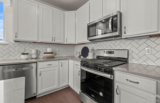3068 Sheffield Circle, Independence Charter Township, MI 48346