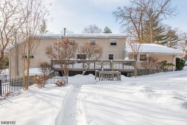 69 Buena Vista Dr, Ringwood Boro, NJ 07456