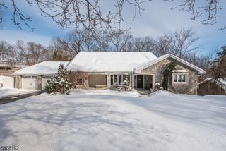 69 Buena Vista Dr, Ringwood Boro, NJ 07456